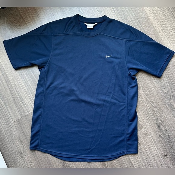 Nike Embroidered Active Shirt Y2K - Picture 1 of 4